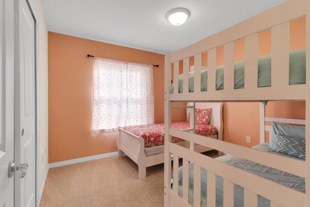 Holiday home Stunning 5 Bedroom Just Minutes From Disney World! Davenport