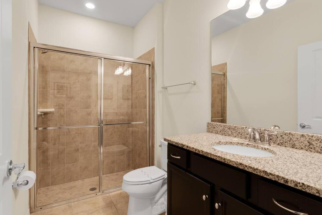 Stunning 5 Bedroom Just Minutes From Disney World! *