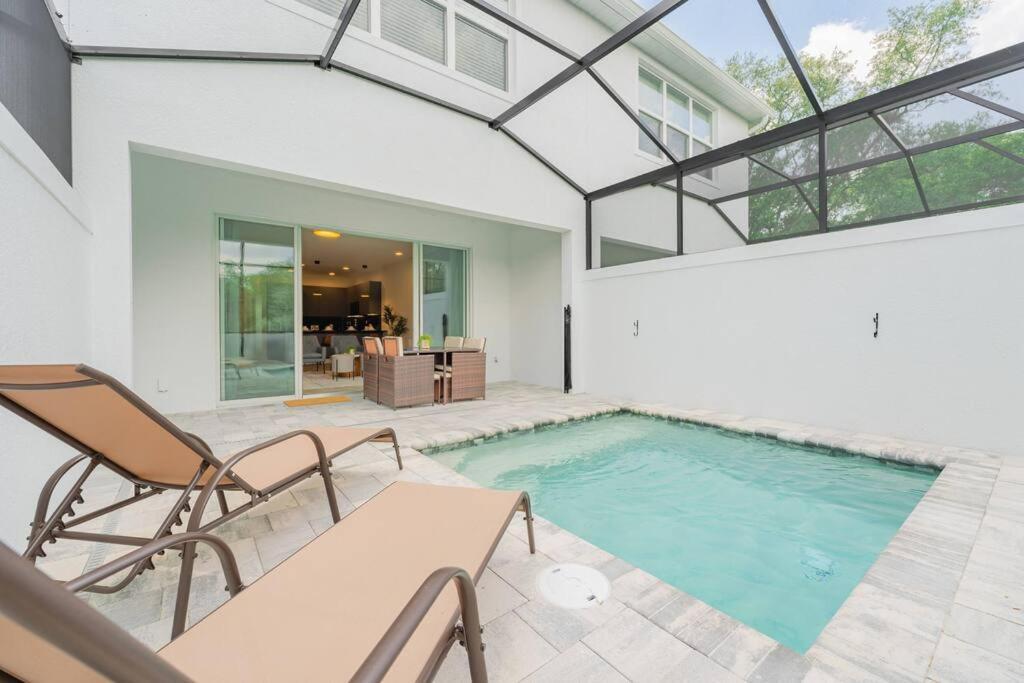 **brand New** Luxurious Decor Townhouse With Private Pool Hit17145