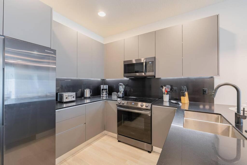 **brand New** Luxurious Decor Townhouse With Private Pool Hit17145 Orlando