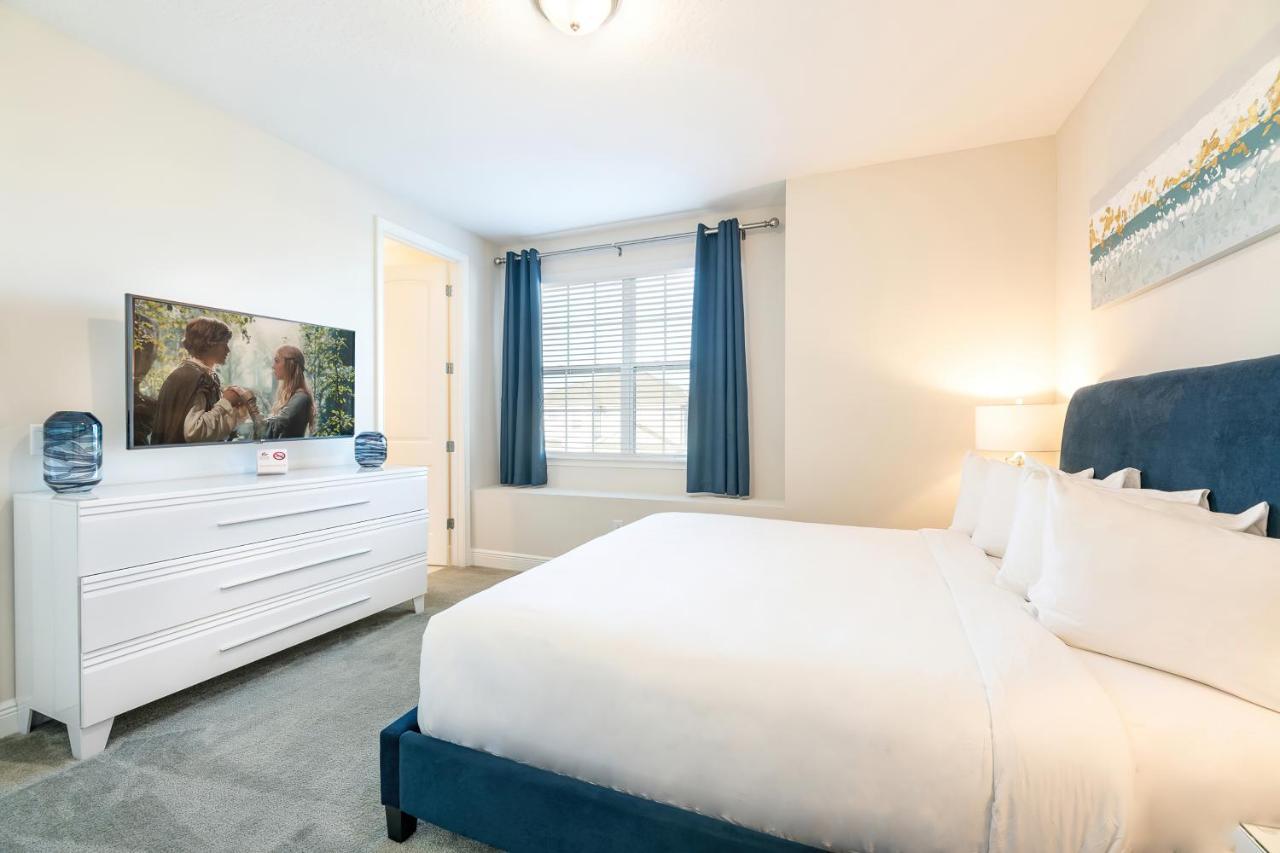 Alluring With Private Pool By Rentyl Near With Amenities - 280s