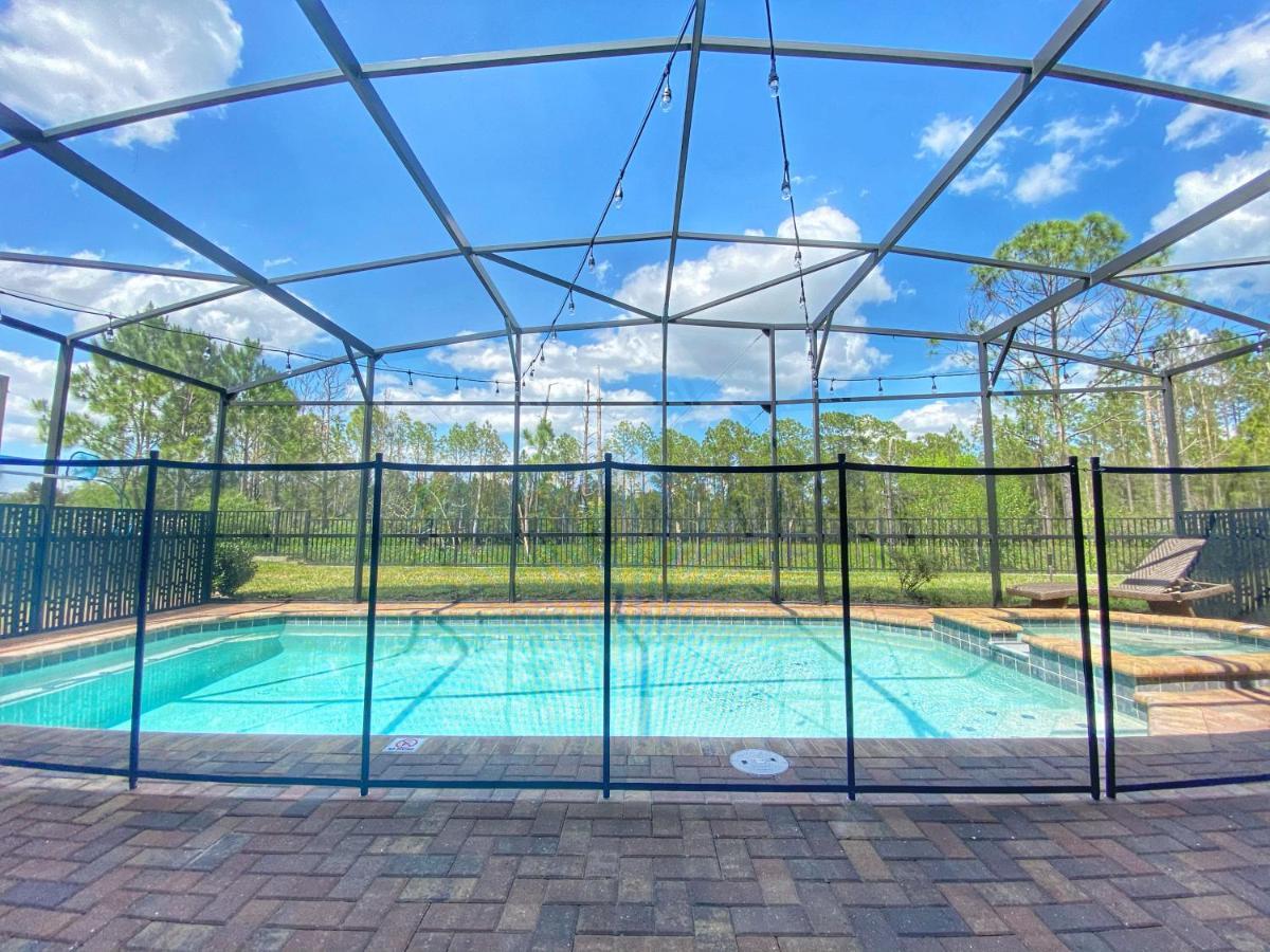 Villa 8br Near Disney-view/privacy/pool & Spa/ps5/ev Kissimmee