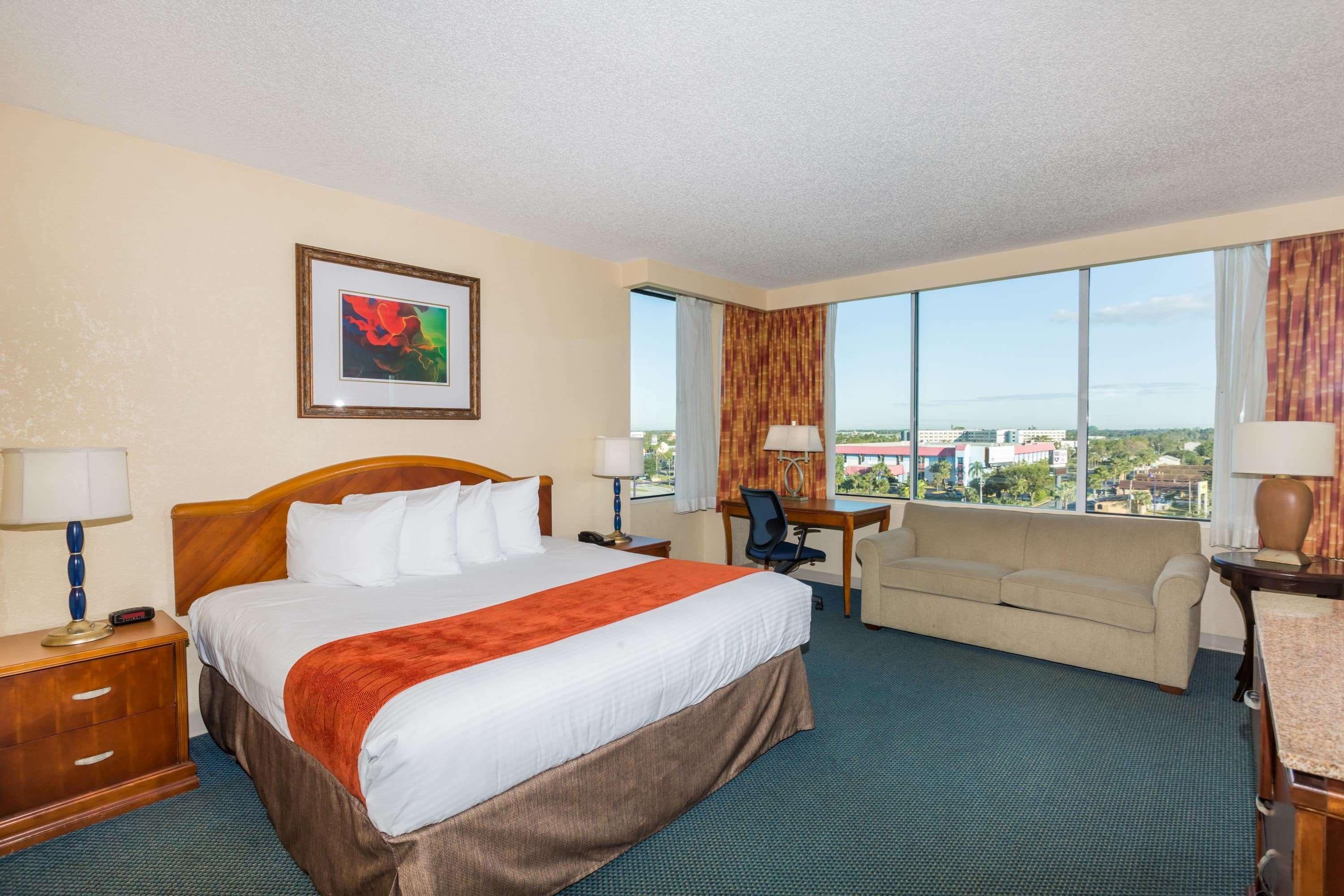 Ramada By Wyndham Kissimmee Gateway - Free Theme Park Shuttle