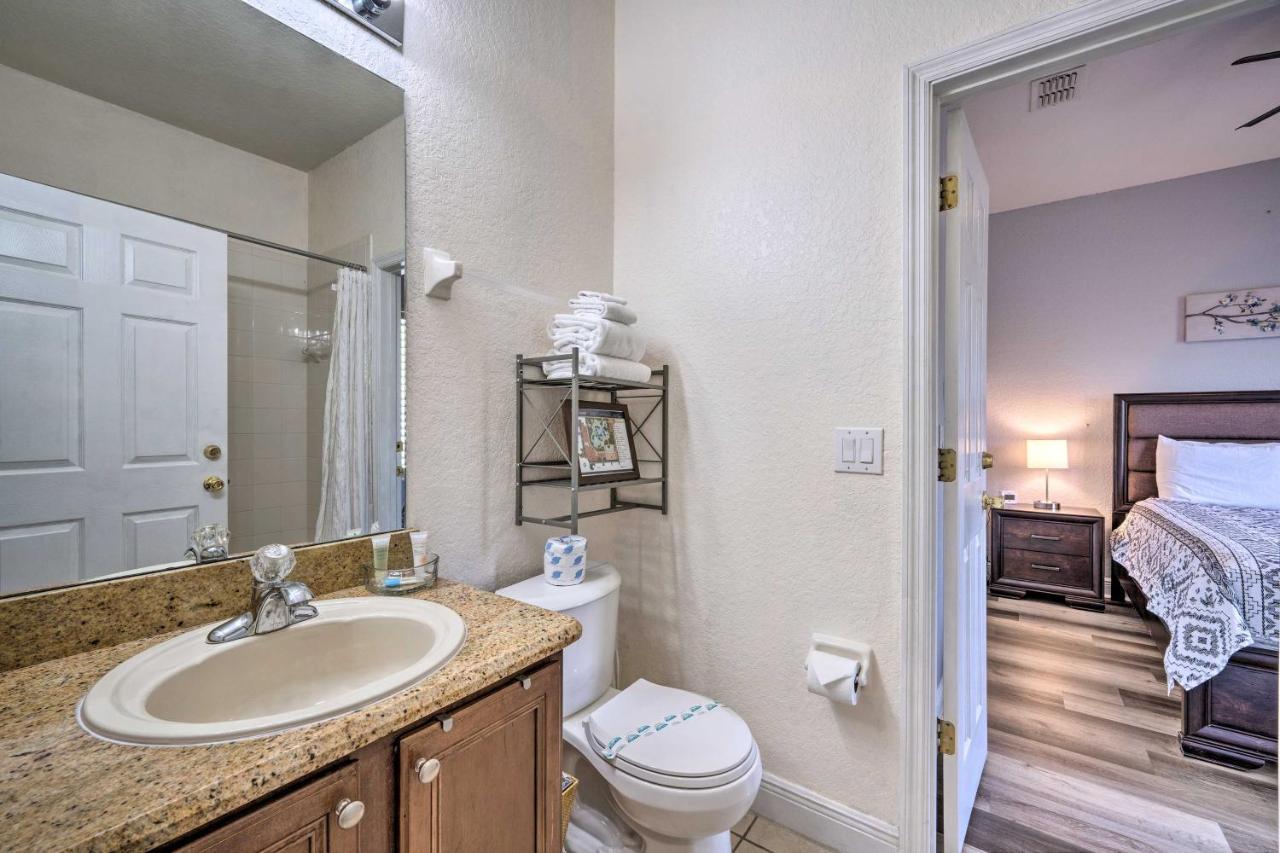 Sunny Townhome About 9 Mi To World! Holiday home Davenport