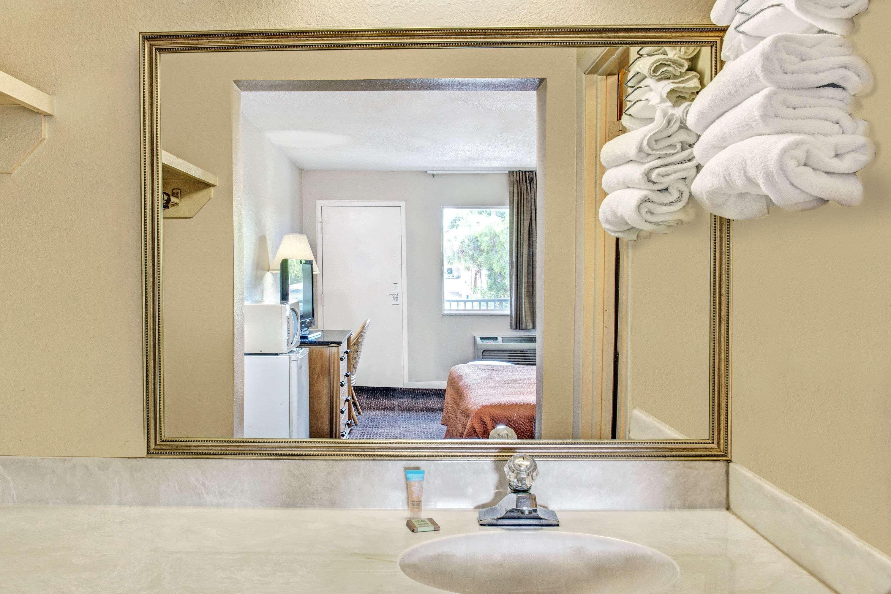 Super 8 By Wyndham Kissimmee