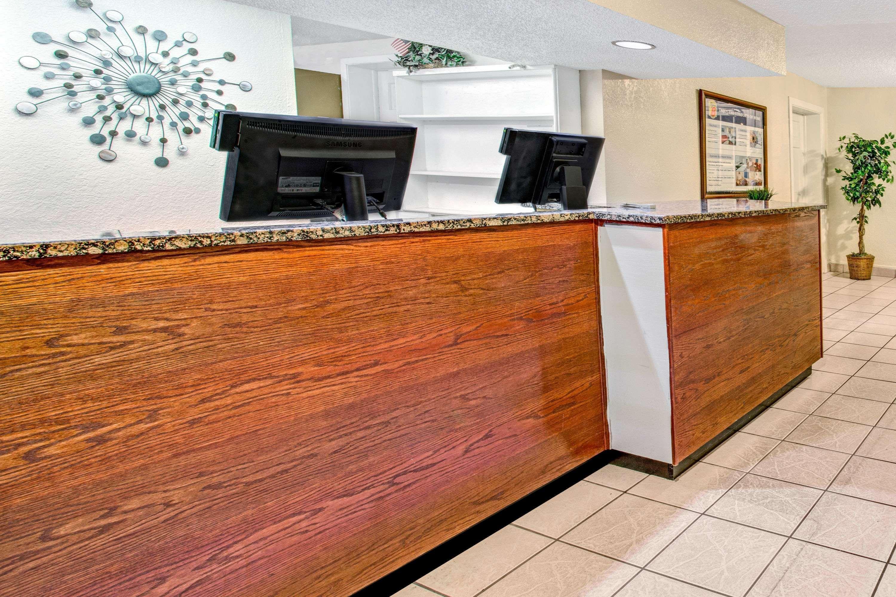Super 8 By Wyndham Motel 2*