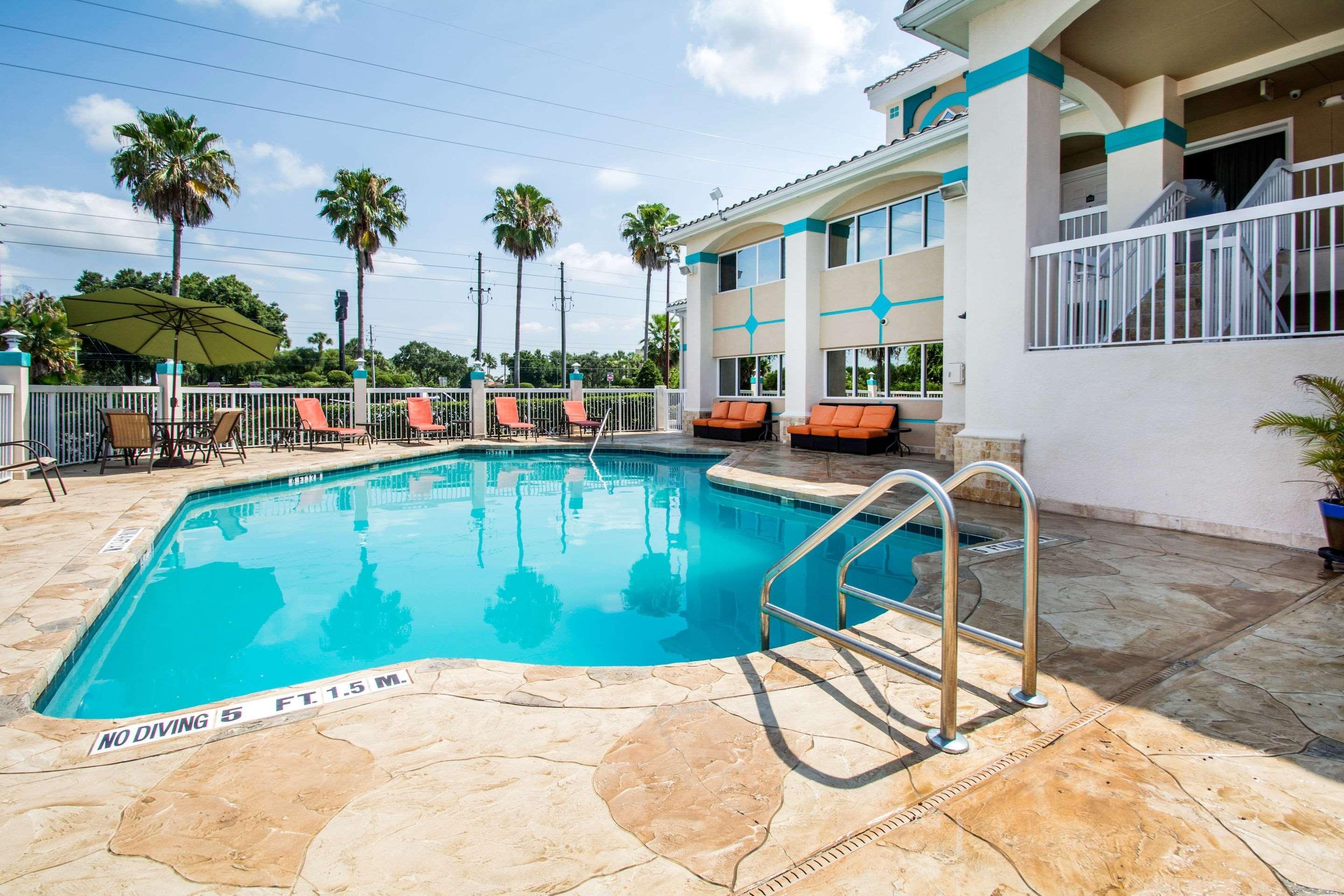 Hotel Quality Clermont West 2*