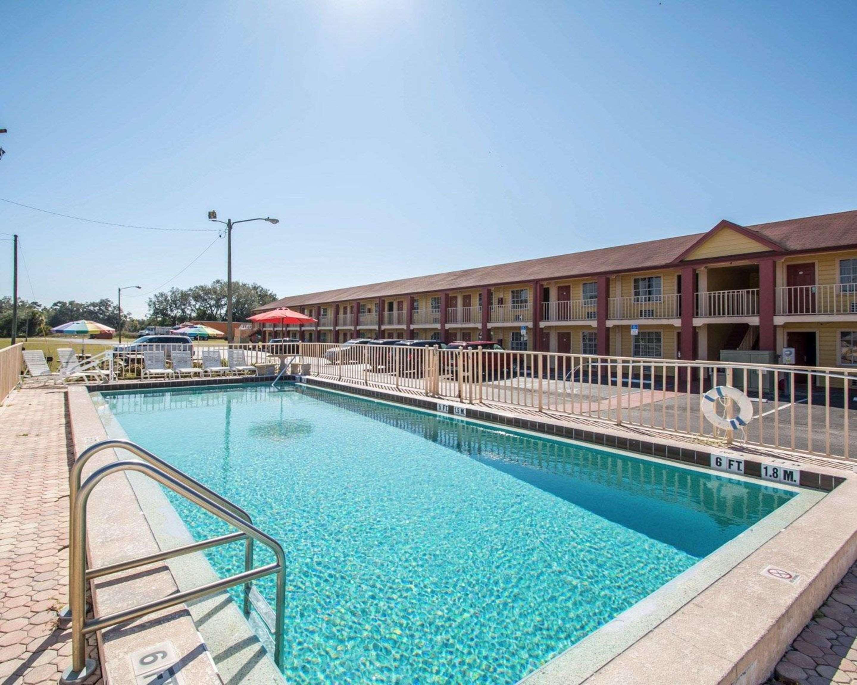Hotel Econo & Maingate
