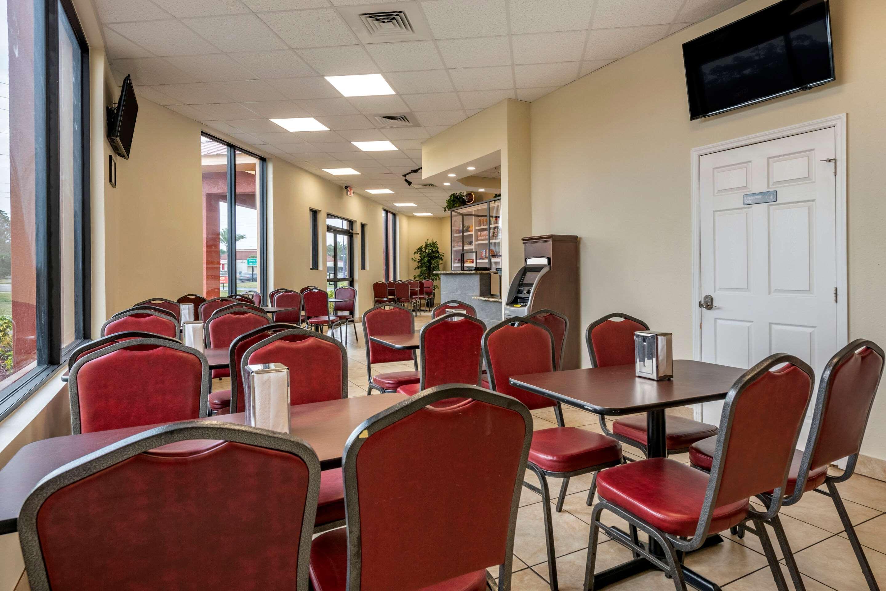 Econo & Maingate Hotel