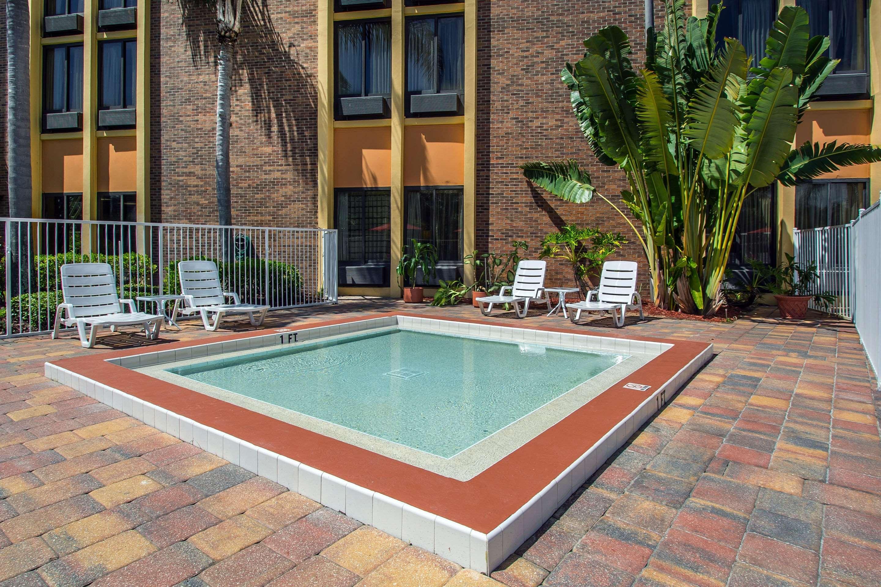 Comfort & Kissimmee By The Parks Four Corners