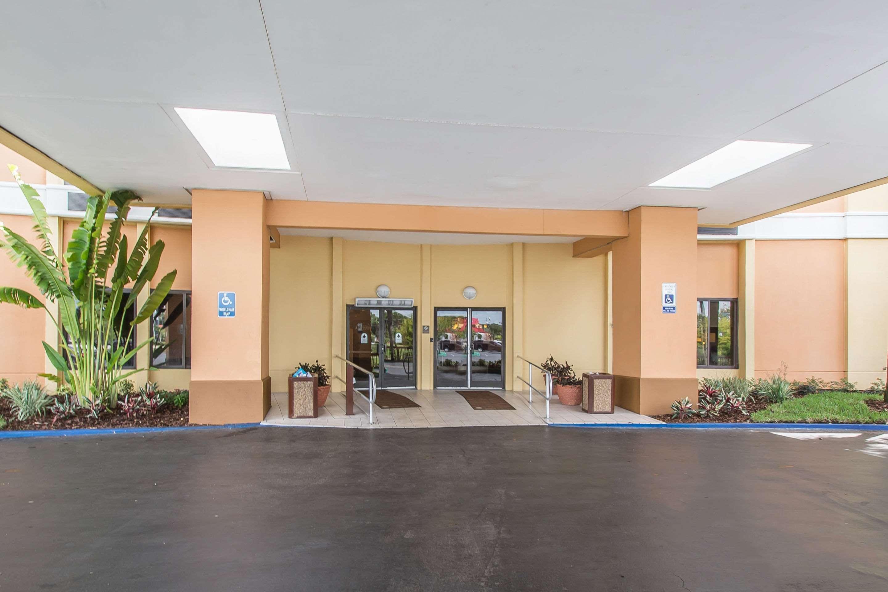 Comfort & Kissimmee By The Parks 3*