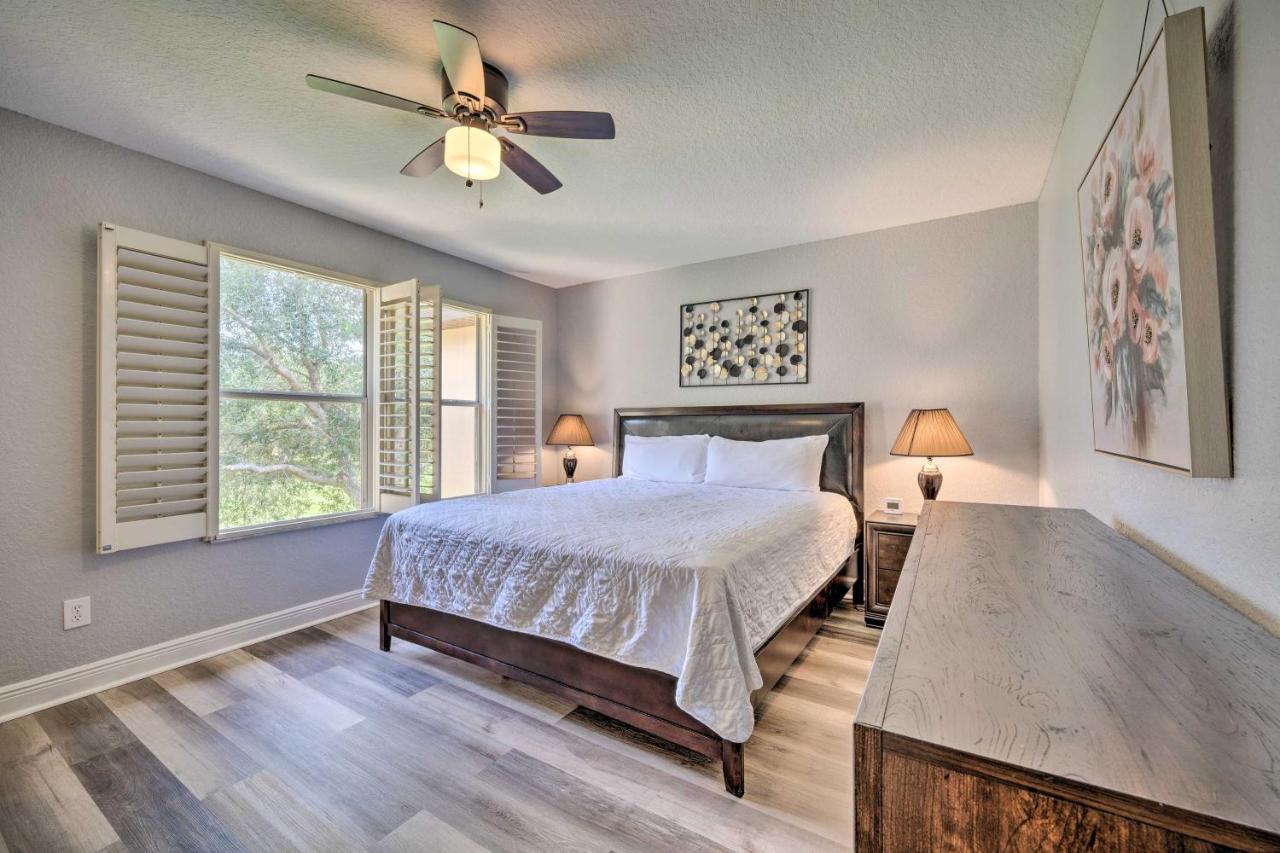 Sunny Townhome About 9 Mi To World! *