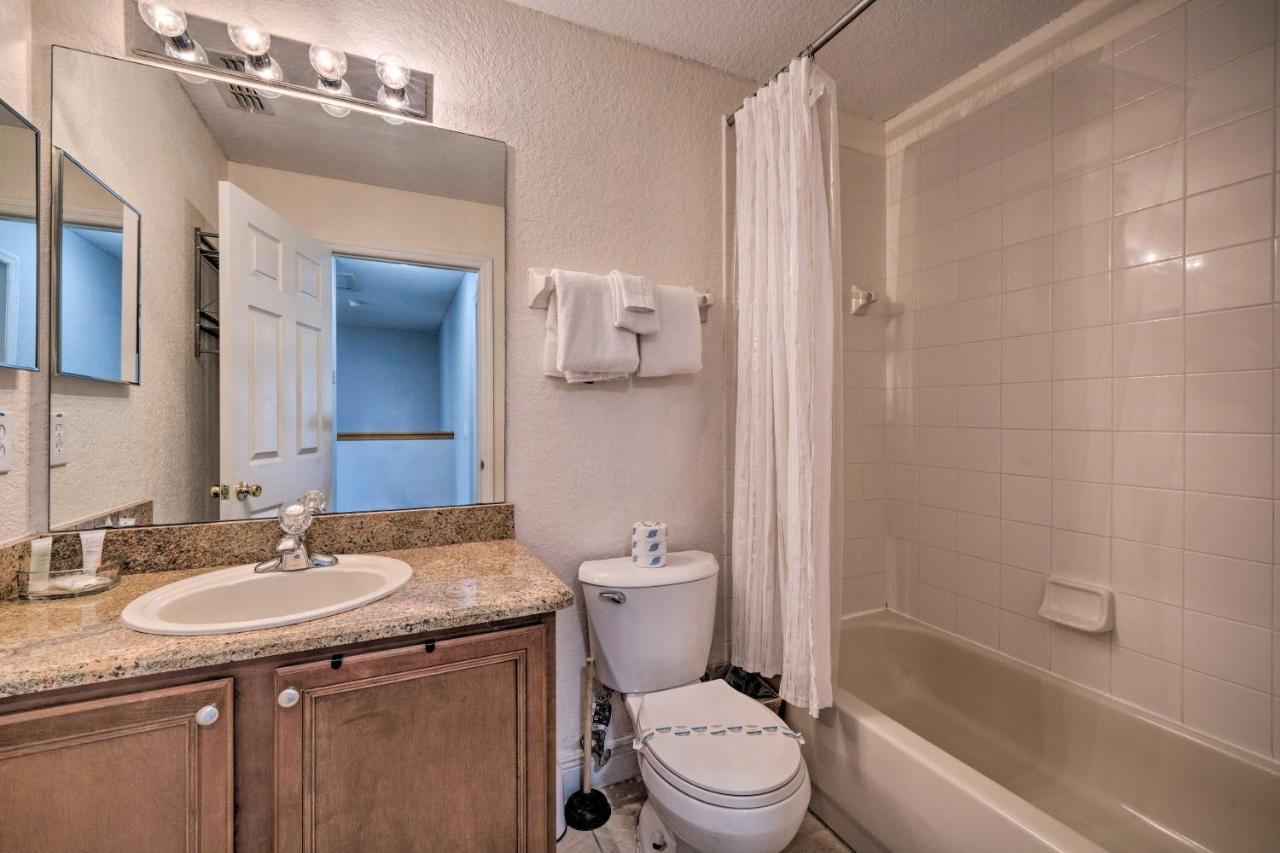 Holiday home Sunny Townhome About 9 Mi To World! *