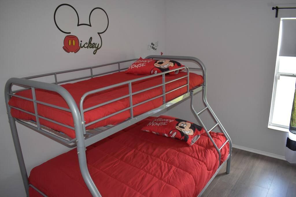 Vacation /pool/near All Parks Holiday home