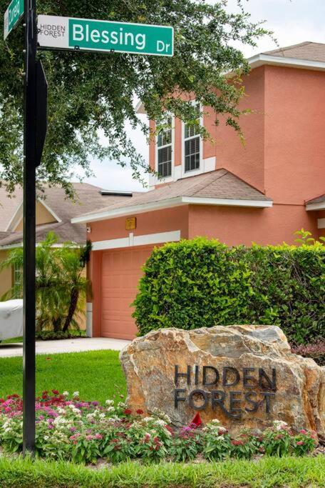 Holiday home Cozy 3bd 3bath @hiddenforest With Pool *