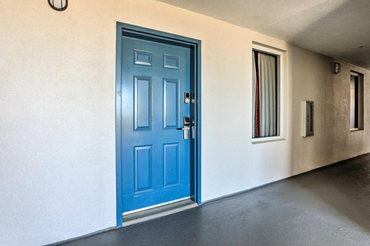 With Pool About 1 Mi To Disney! Apartment *