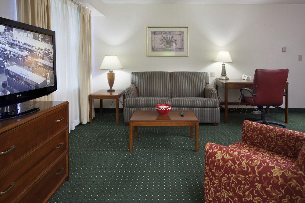 By Marriott Orlando East/ucf Area Hotel