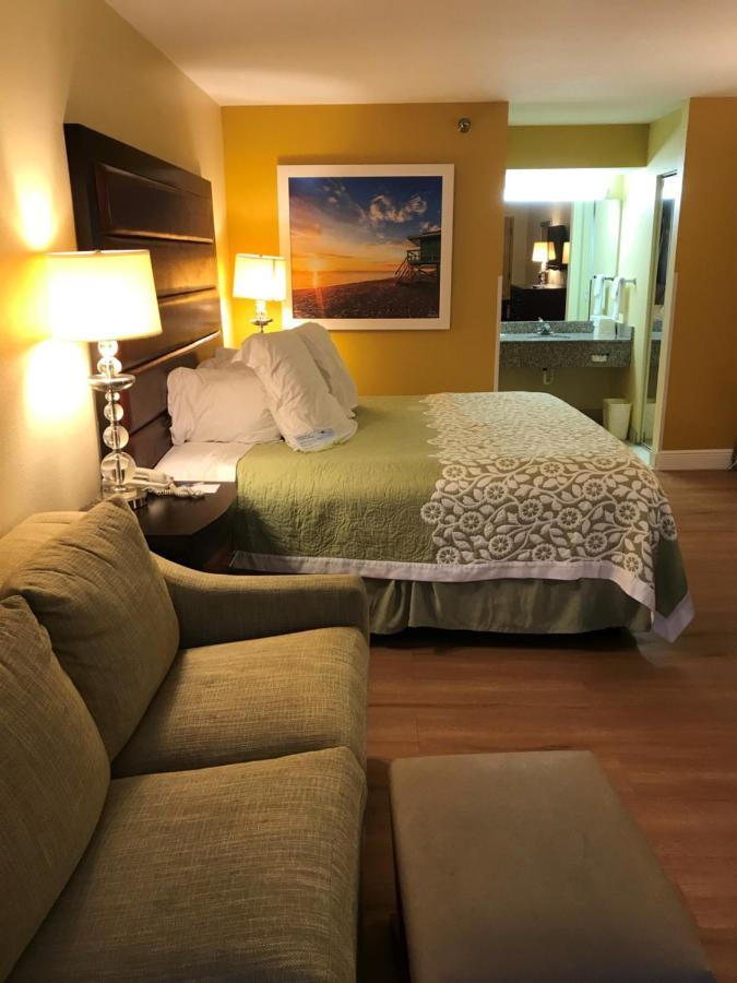 Days By Wyndham N Orlando/casselberry Hotel