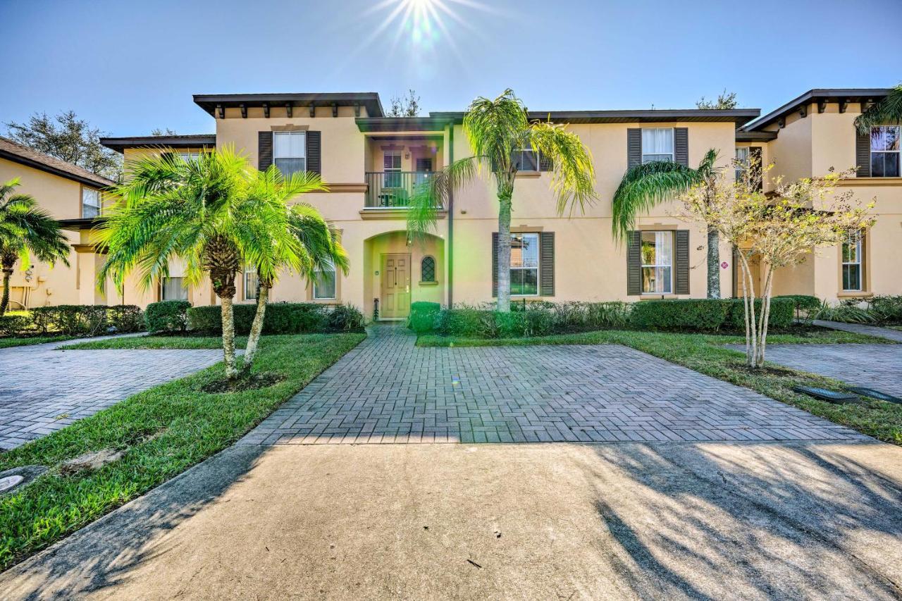 Townhome With Pool, Close To Holiday home