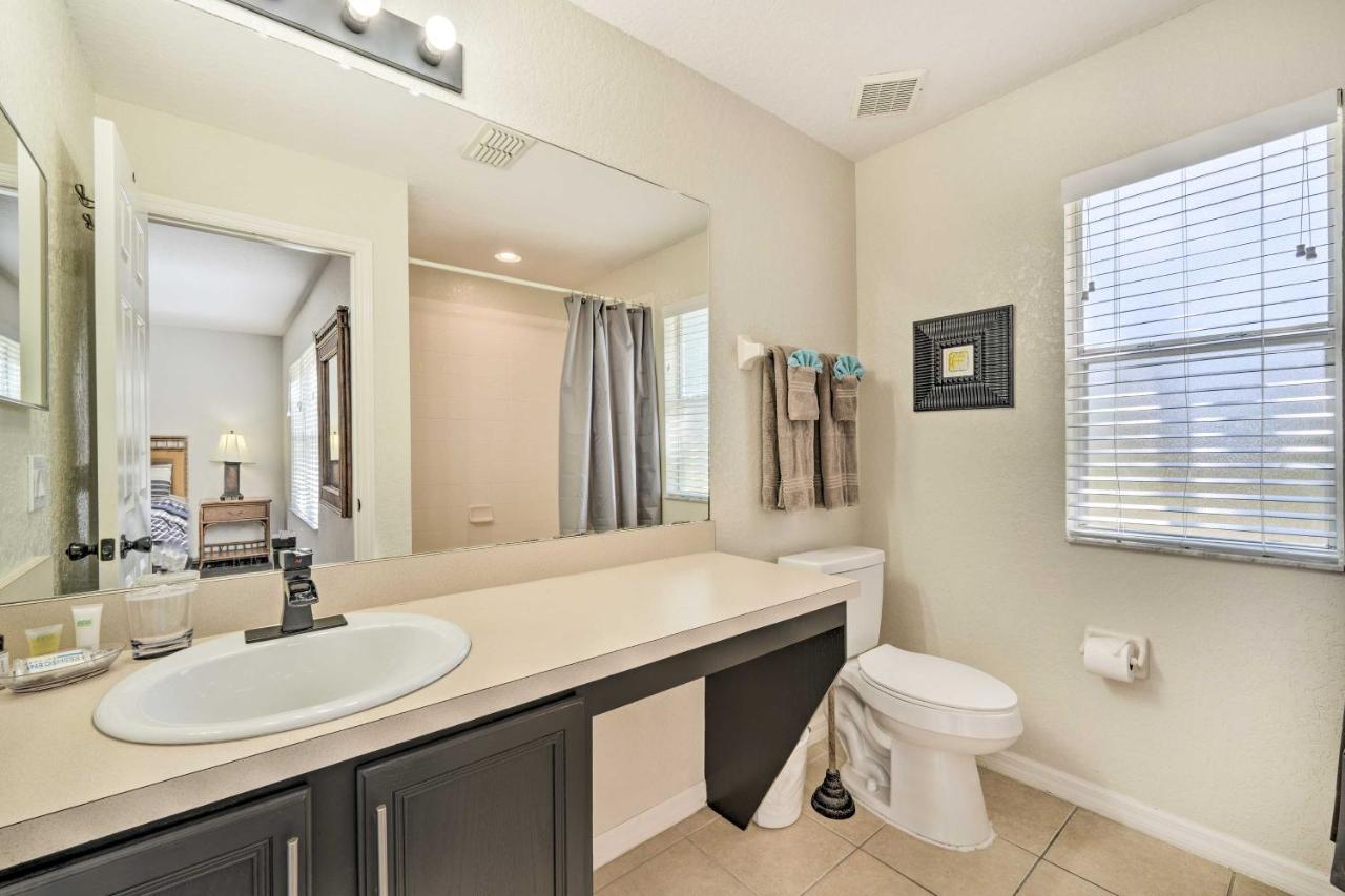 Townhome With Pool, Close To