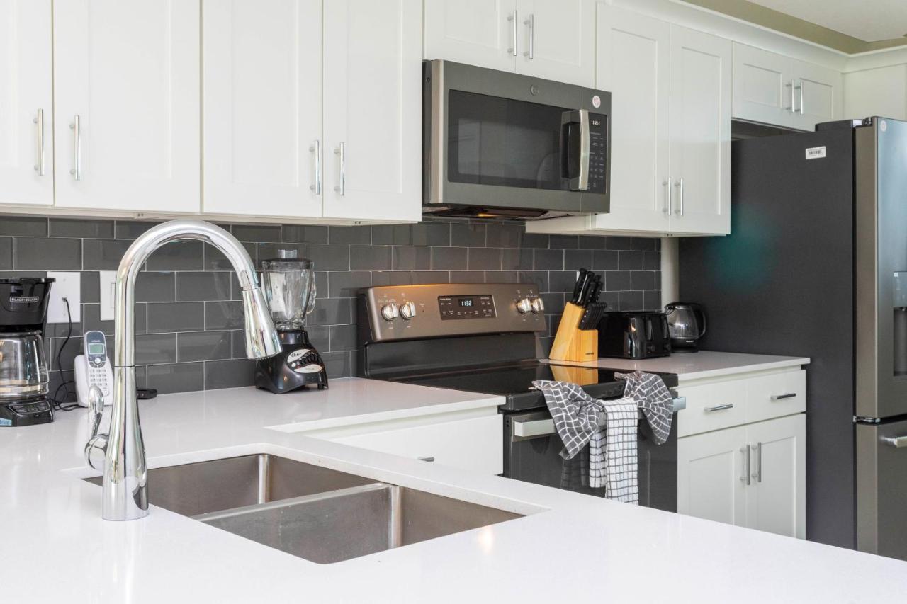 Family Friendly 2 Bd Close To @ Storey 105 3161