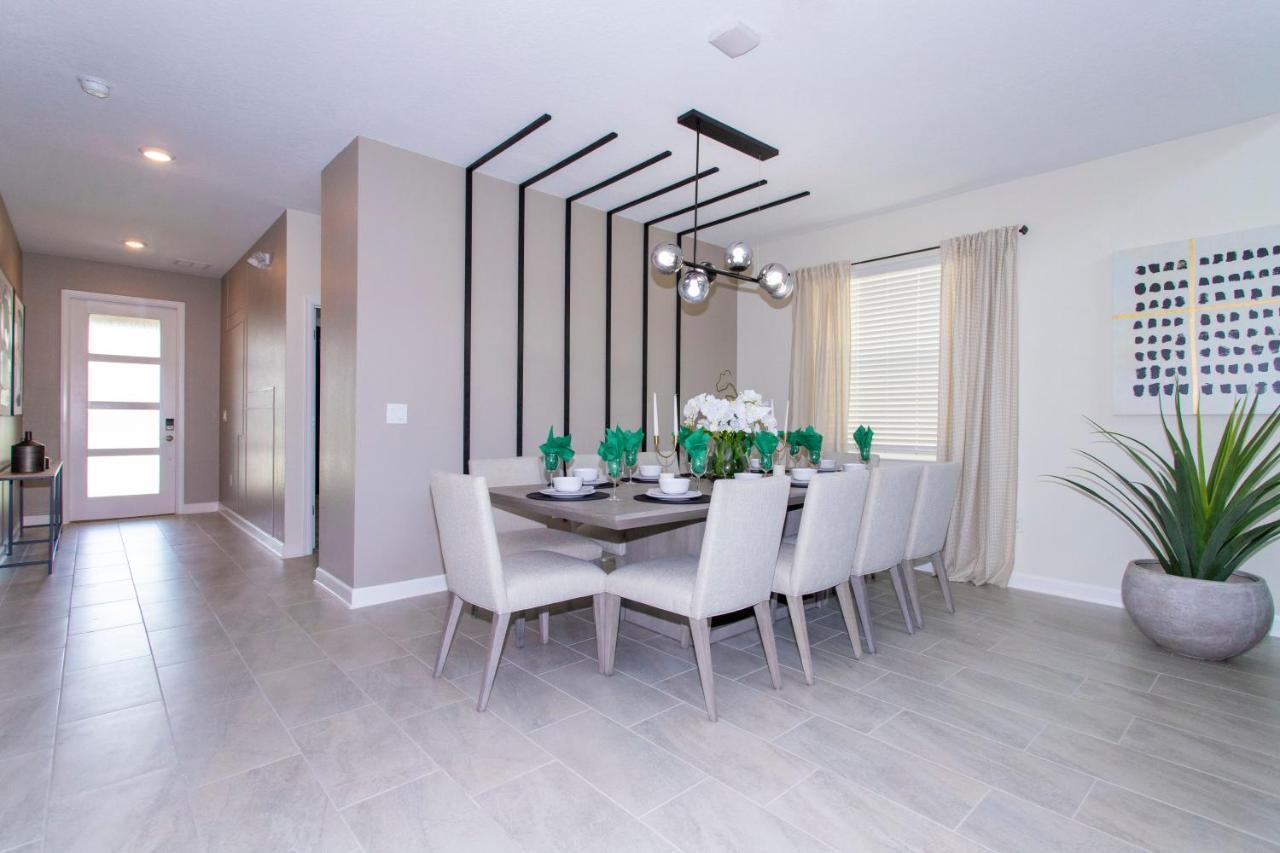 Stunning 5 Bd W/ Pool Close To @ Storey 2767 *