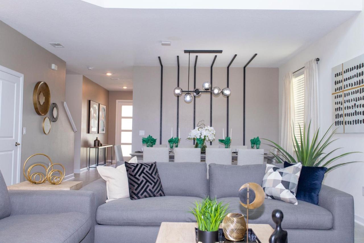 Stunning 5 Bd W/ Pool Close To @ Storey 2767 *