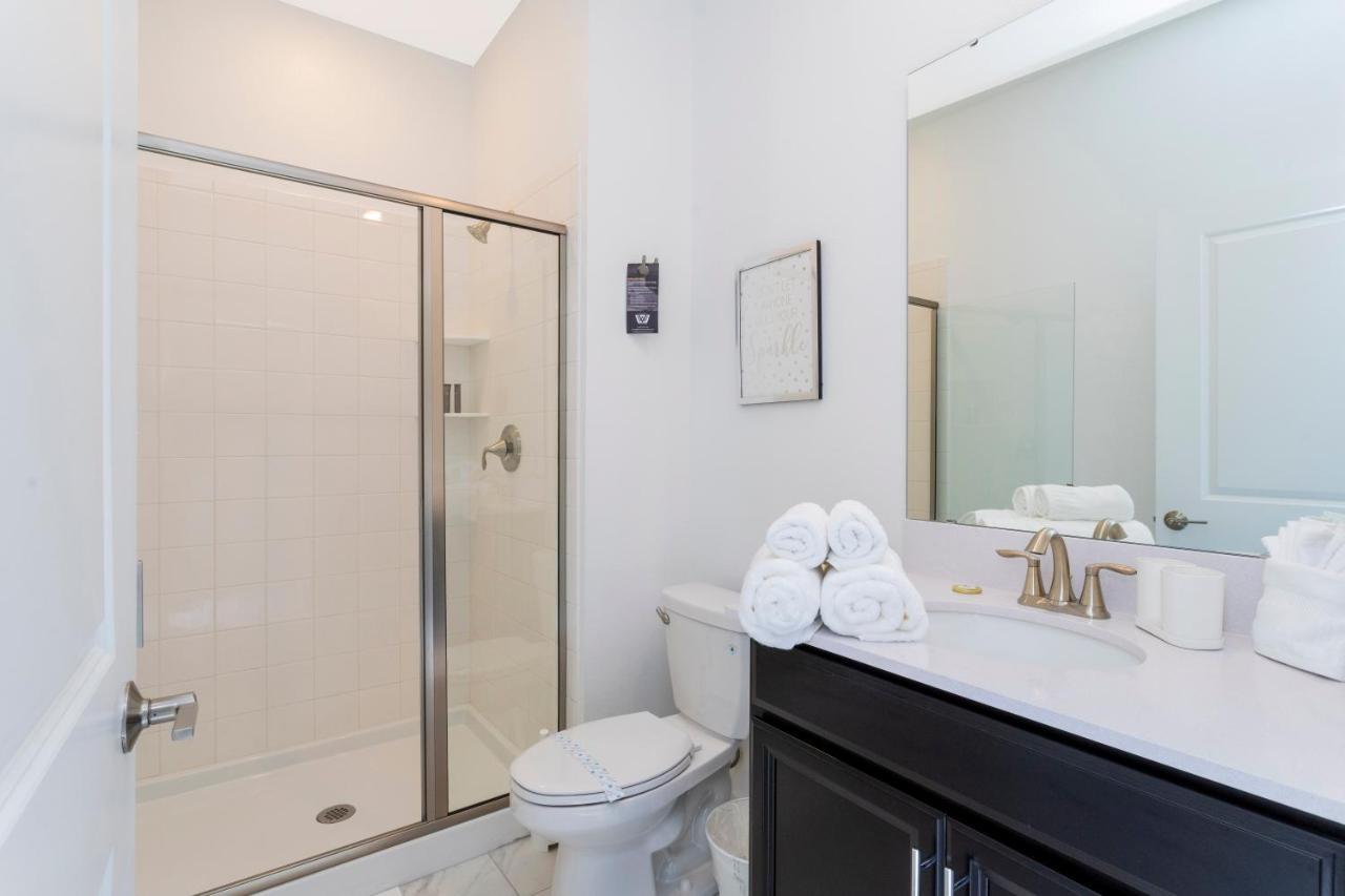 Gorgeous 4 Bd W/ Pool Close To @ Storey 2963 *