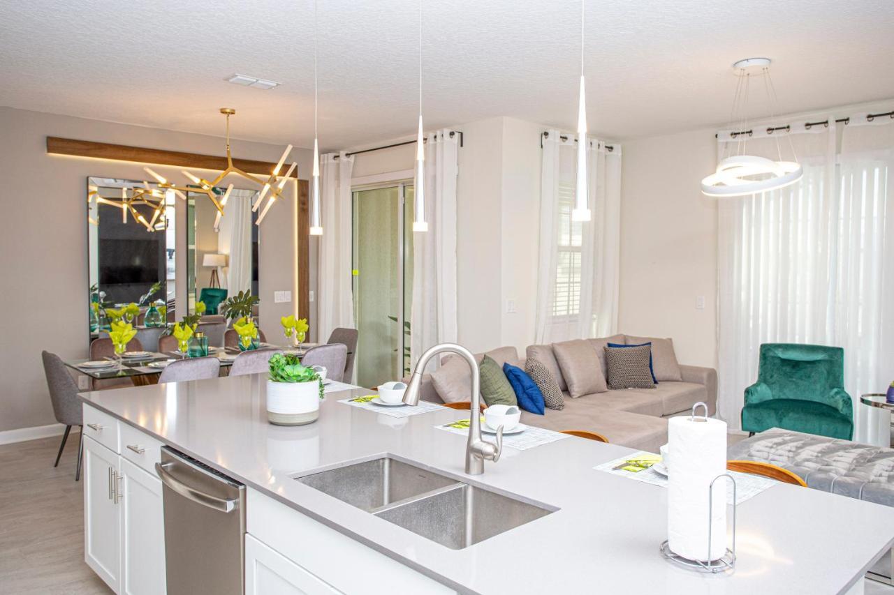 Gorgeous 4 Bedroom W/ Pool Close To 4836 Holiday home