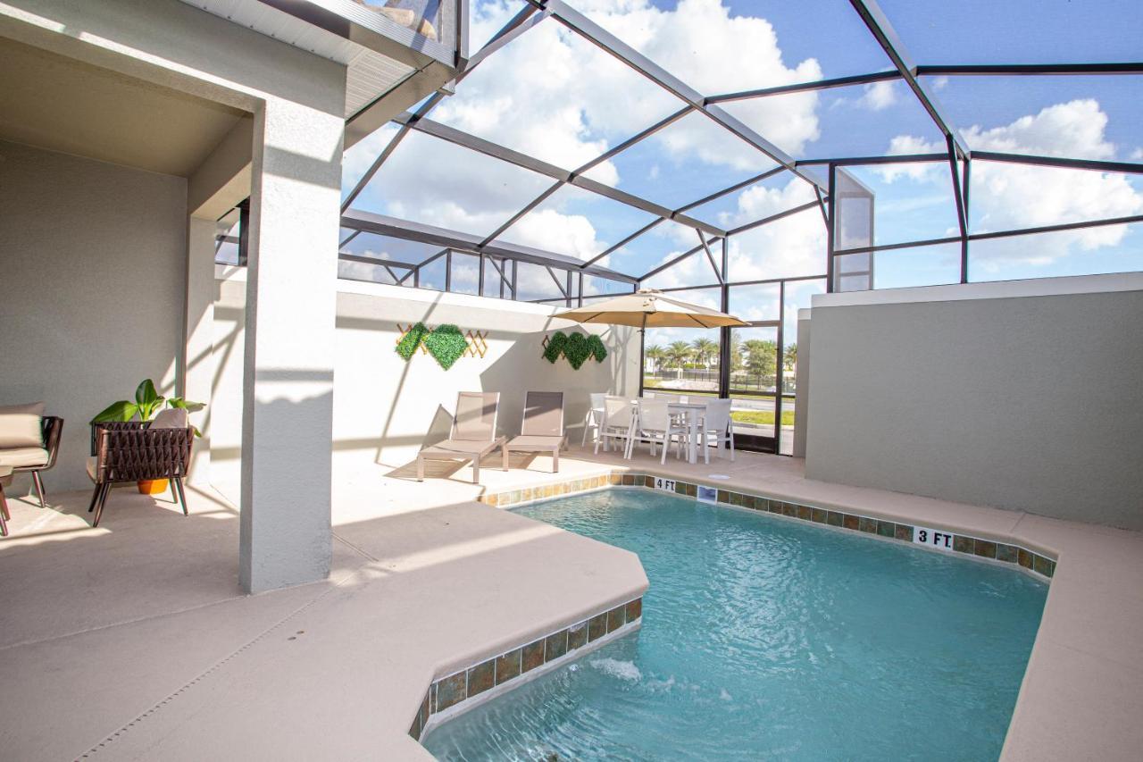 Gorgeous 4 Bedroom W/ Pool Close To 4836 Holiday home *