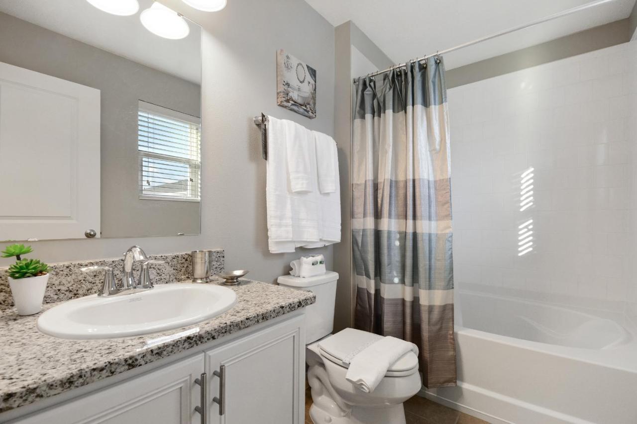 Four Bedrooms Townhome 5128