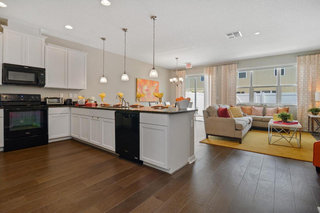 4bd Sleeps 9 W Jacuzzi Close To @ Compass Bay 5113c Holiday home