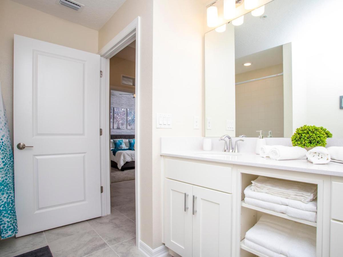 Marvelous 2 Bd Close To At Storey 106