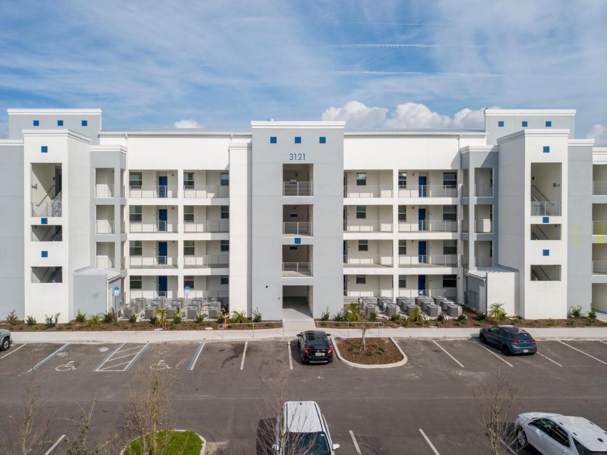 Marvelous 2 Bd Close To At Storey 106 Holiday home Kissimmee