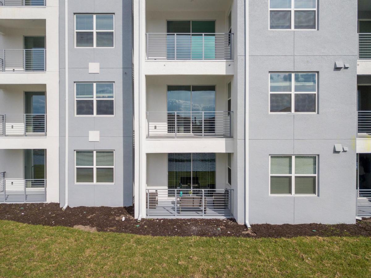 Marvelous 2 Bd Close To At Storey 106