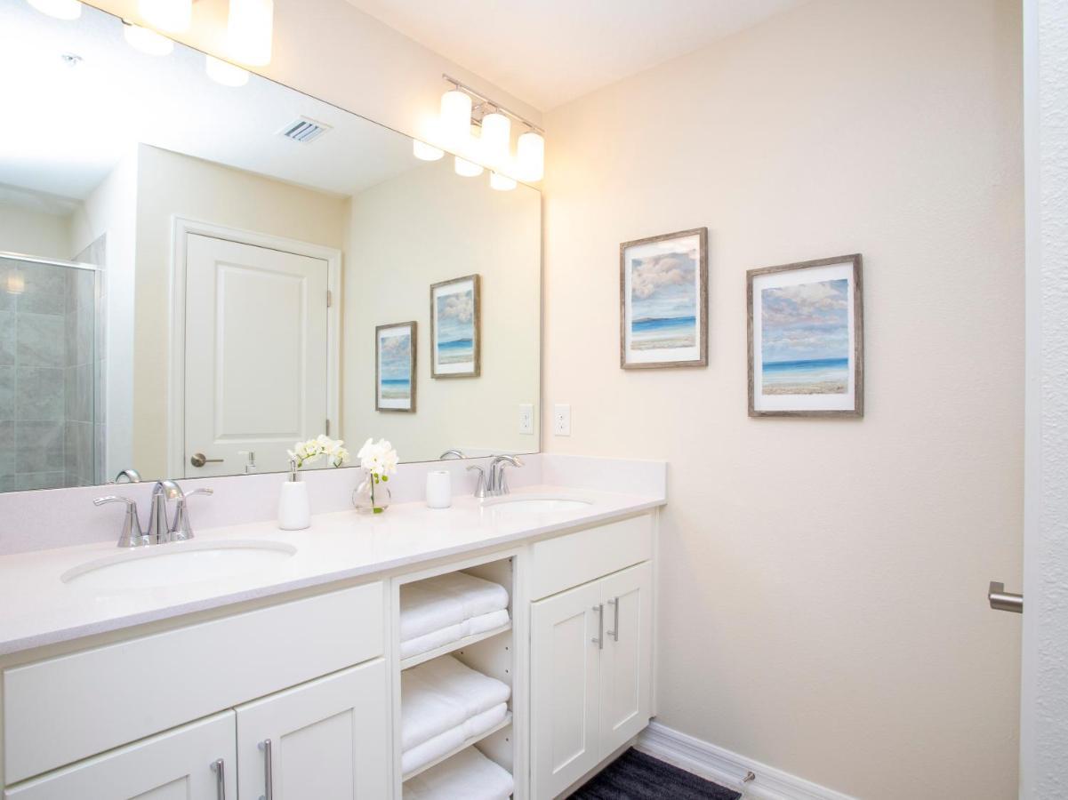 Marvelous 2 Bd Close To At Storey 106 Holiday home Kissimmee