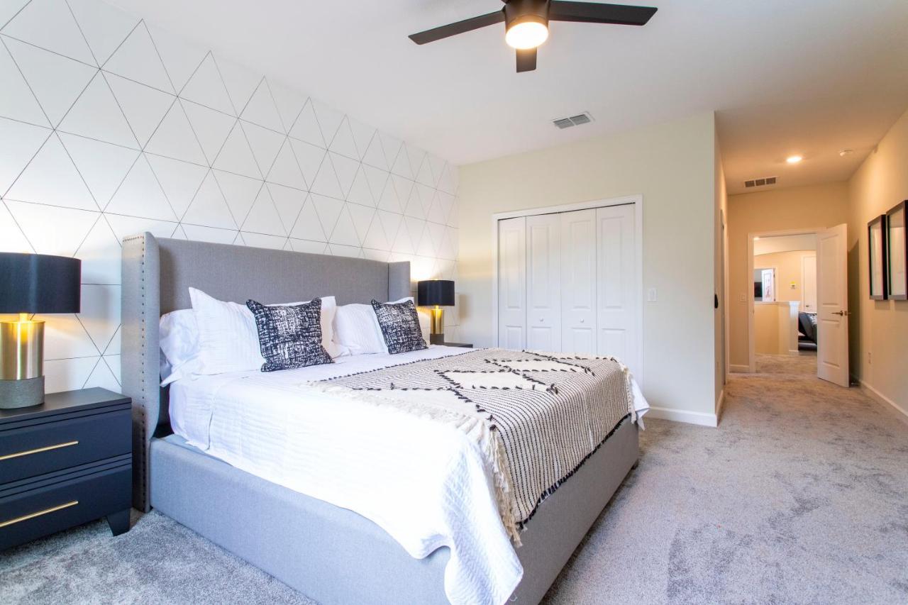 Holiday home Stunning 5 Bd W/ Pool Close To @ Storey 2767 *