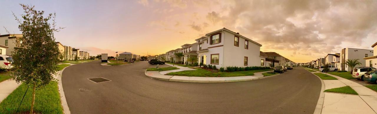 Wonderful 5 Bedroom W/ Pool Close To 4801 *