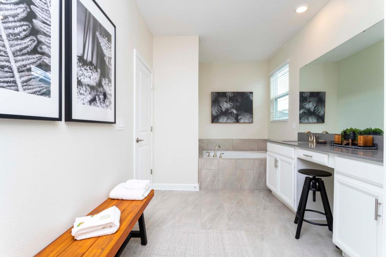 Gorgeous 5bdr Family With Pool At Storey 2767 O *