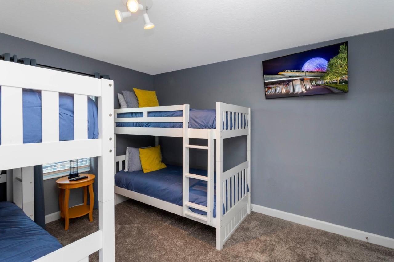 Gorgeous 4 Bd W/ Pool Close To @ Storey 2963 *