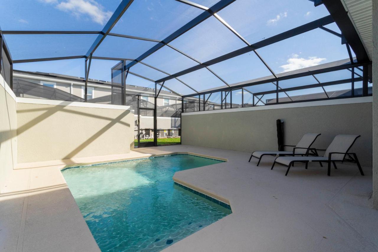 Gorgeous 4 Bd W/ Pool Close To @ Storey 2963
