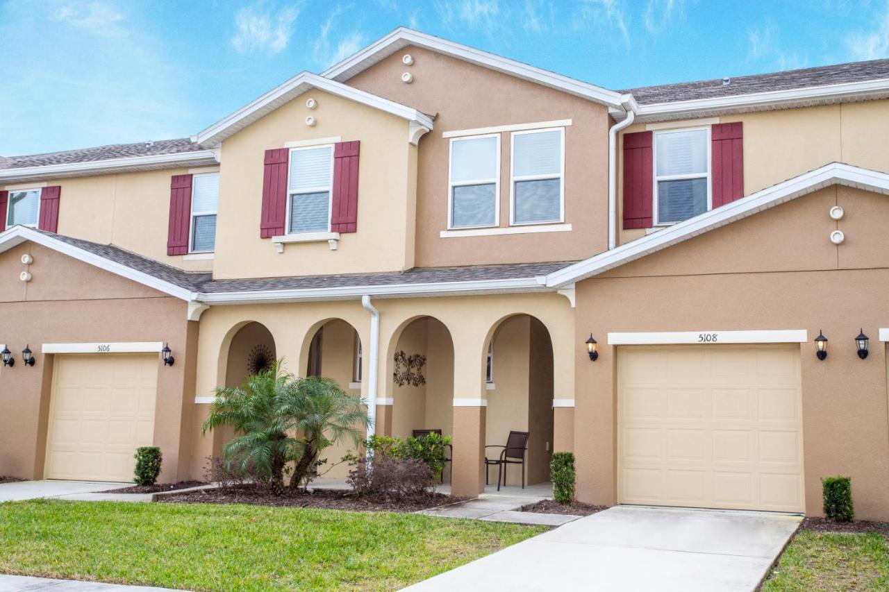 Four Bedrooms Townhome 5108k Holiday home *
