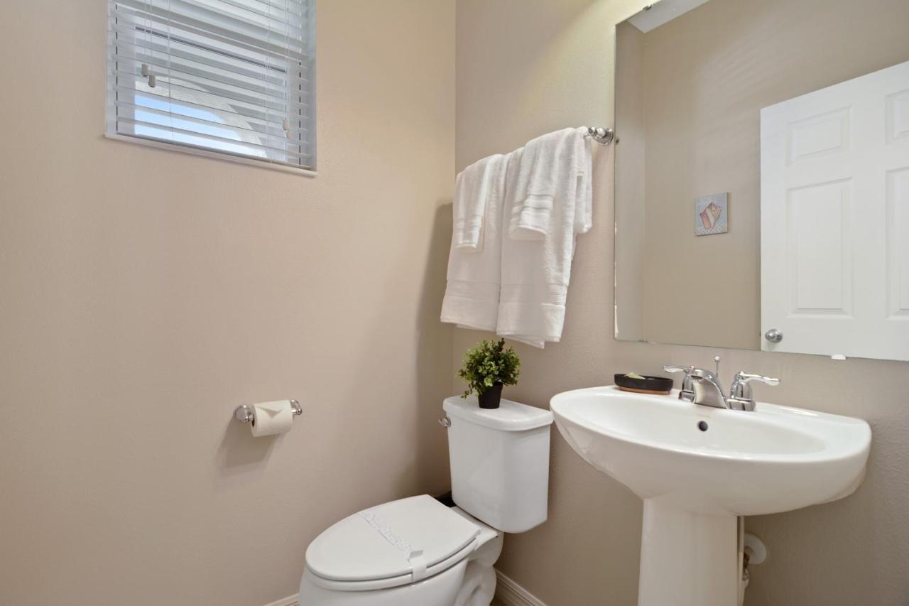 Four Bedrooms Townhome 5130