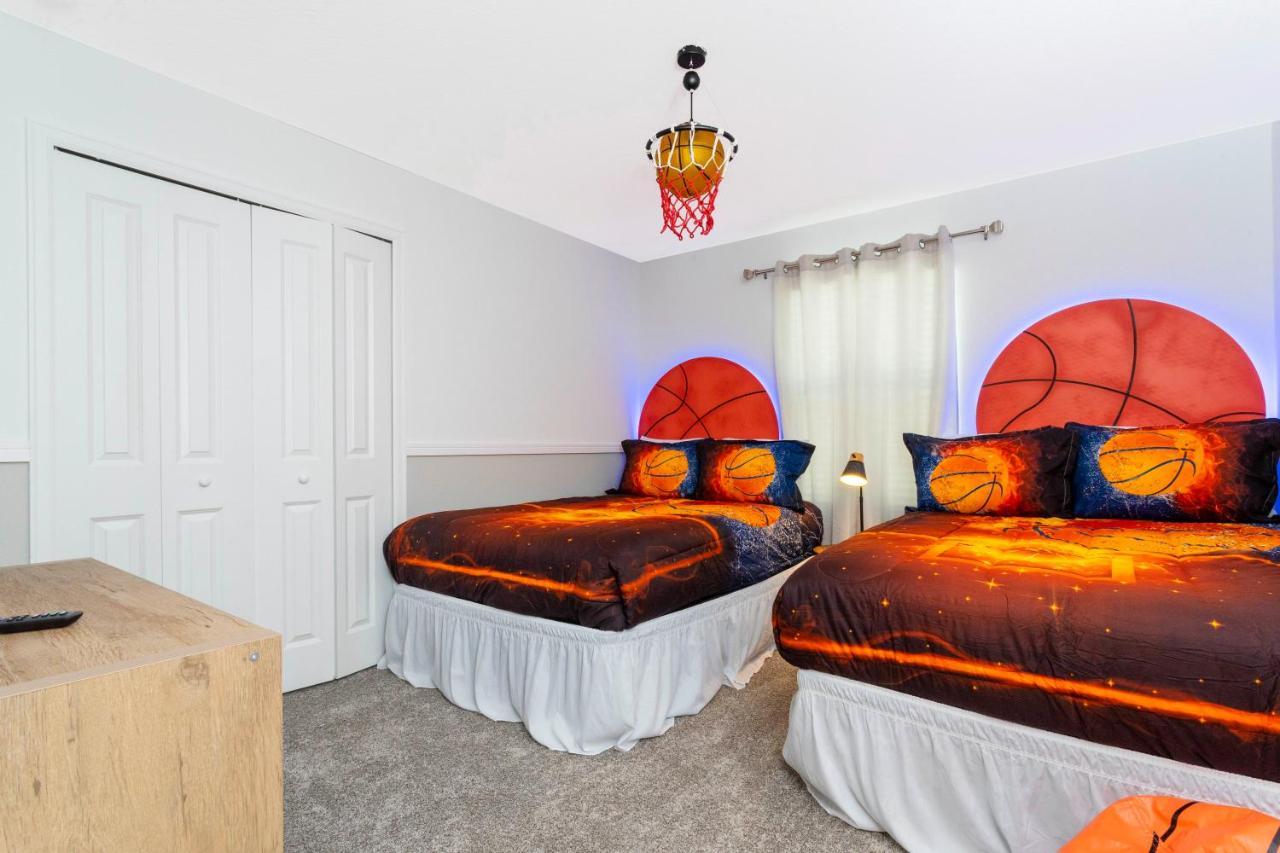 Wonderful 5 Bd Close To @ Storey 2980 *