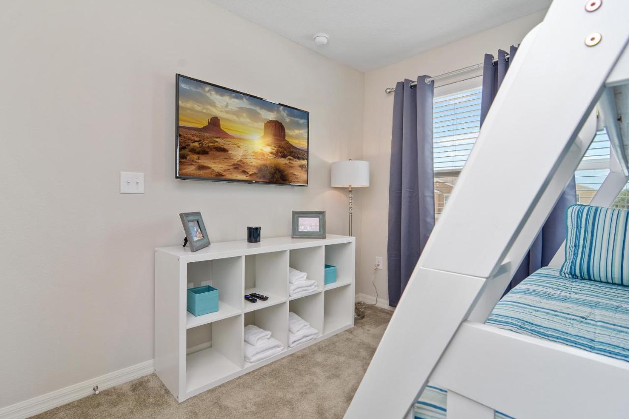 Four Bedroom W/ Gameroom 5152a