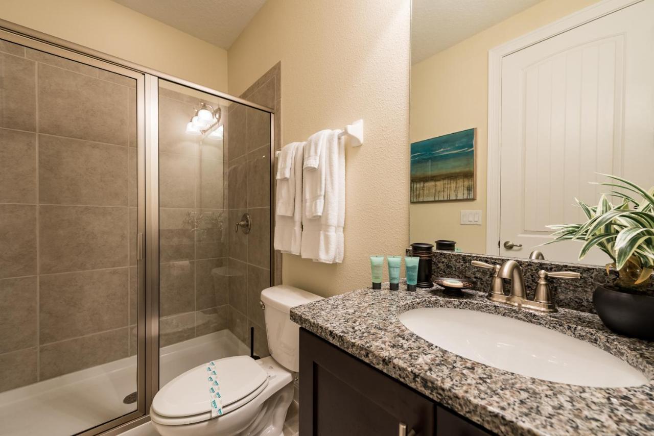 Holiday home Encore Reunion 8 Bd Sleeps 17 W Pool & Spa Close To Disney 461