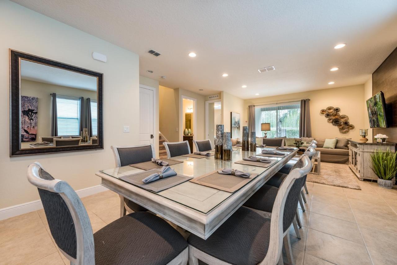 Holiday home Encore Reunion 8 Bd Sleeps 17 W Pool & Spa Close To Disney 461 Orlando