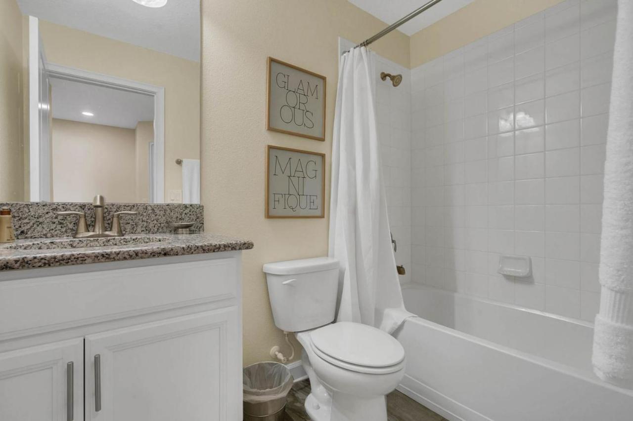 Five Bedrooms Single Family 4759 * Kissimmee