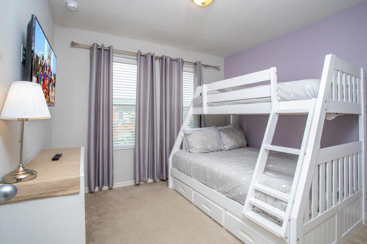 Four Bedrooms Townhome 5108k Holiday home *
