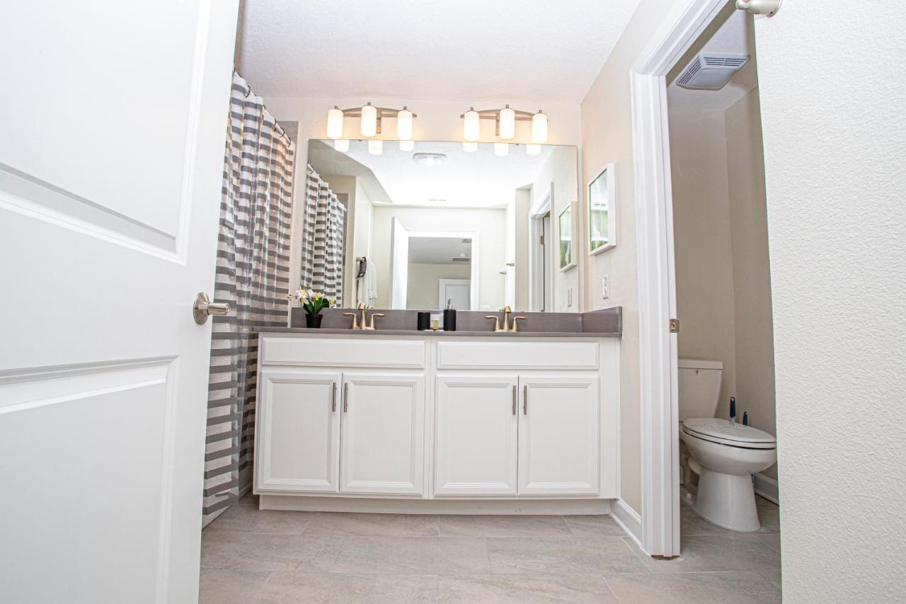 Gorgeous 4 Bedroom W/ Pool Close To 4836 Holiday home
